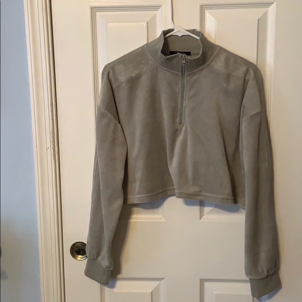 Cropped sport pullover - Picture 4 of 8
